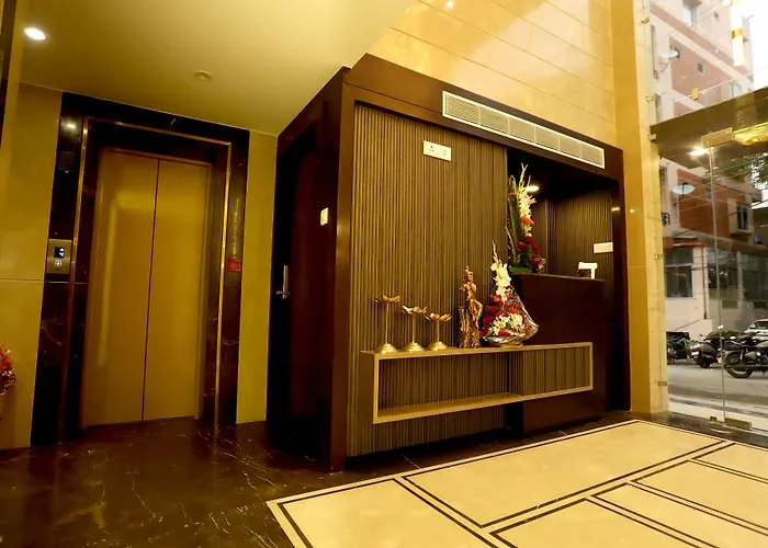 Hotel Grand Girdhar