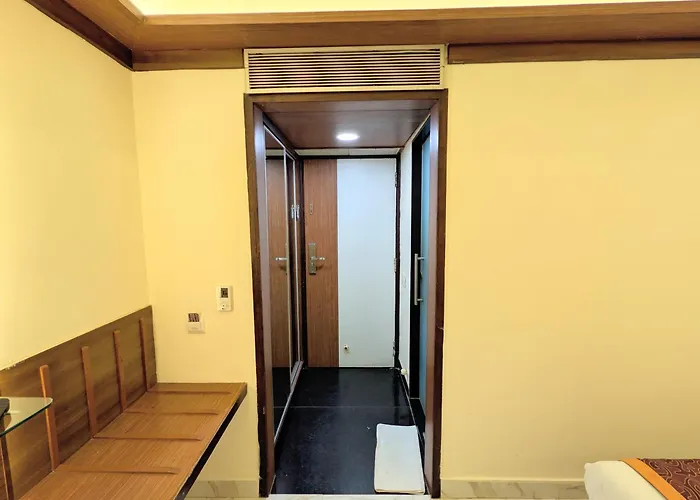 Solaris Hotel And Club